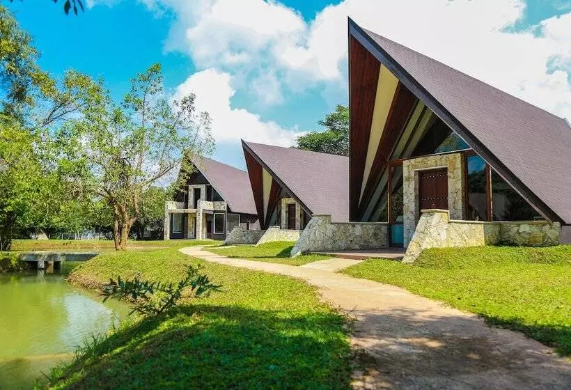 هتل Liyya Water Villas