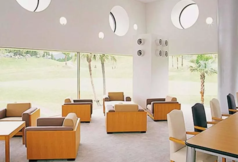 Hotelli Miyazaki Kokusai Kuko Country Club Lodge