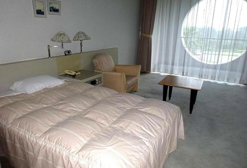 Hotelli Miyazaki Kokusai Kuko Country Club Lodge