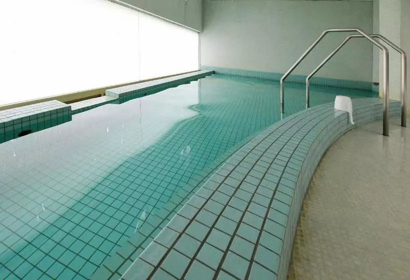 Hotelli Miyazaki Kokusai Kuko Country Club Lodge