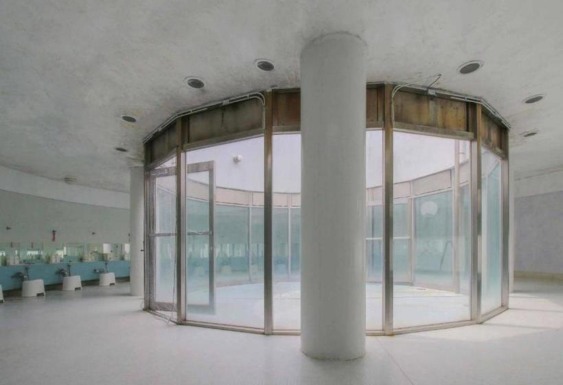 Hotelli Miyazaki Kokusai Kuko Country Club Lodge