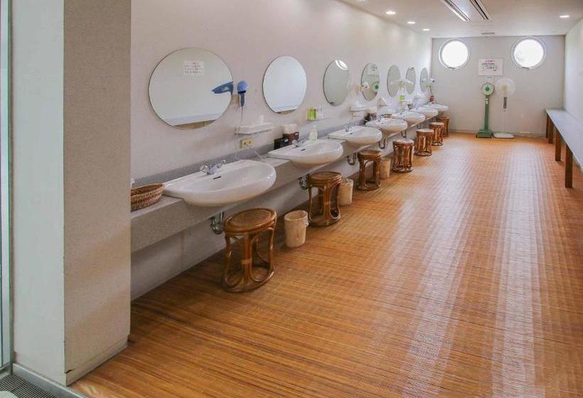 Hotelli Miyazaki Kokusai Kuko Country Club Lodge