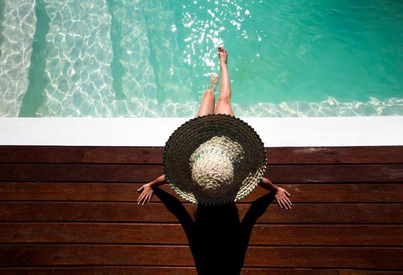 リゾートホテル Sentidos Beach Retreat