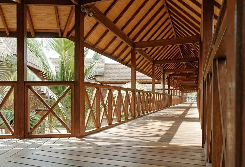 リゾートホテル Sentidos Beach Retreat