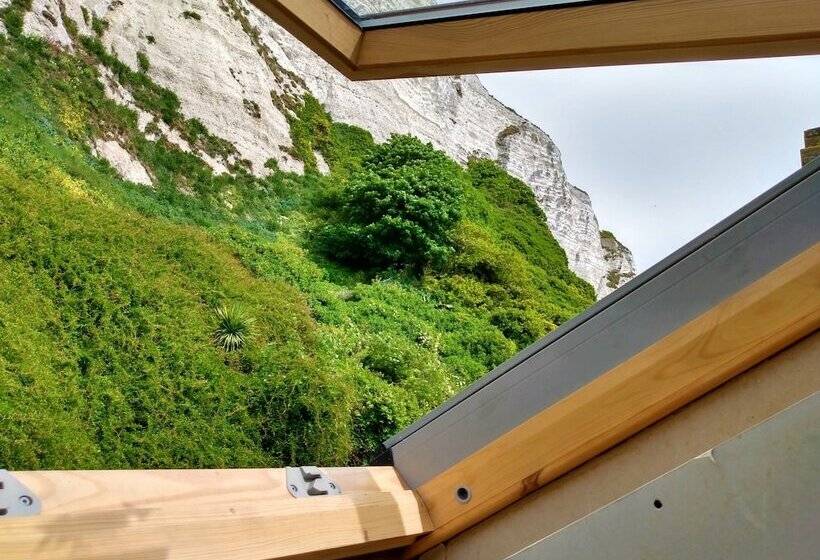 ユースホステル Dover Adventure Backpackers