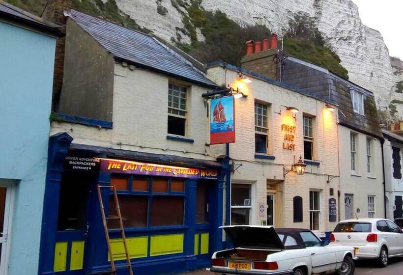 ユースホステル Dover Adventure Backpackers