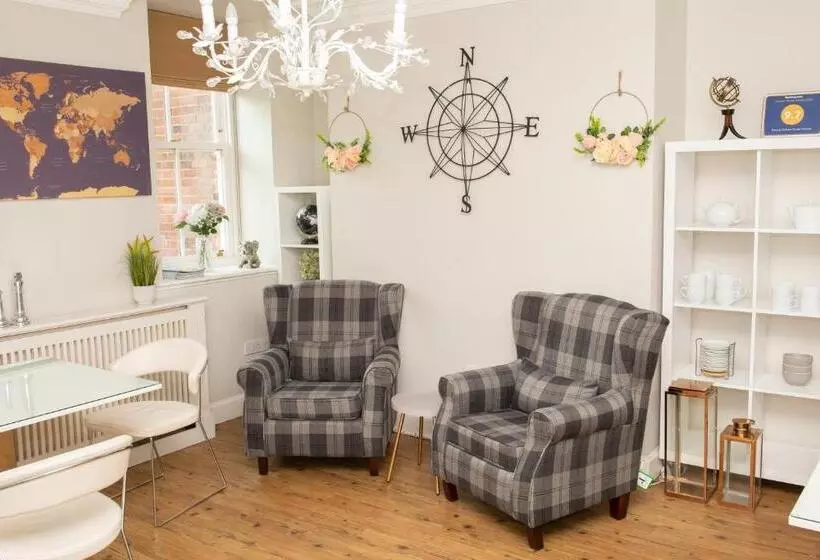 تختخواب و صبحانه Parade School Guest Rooms