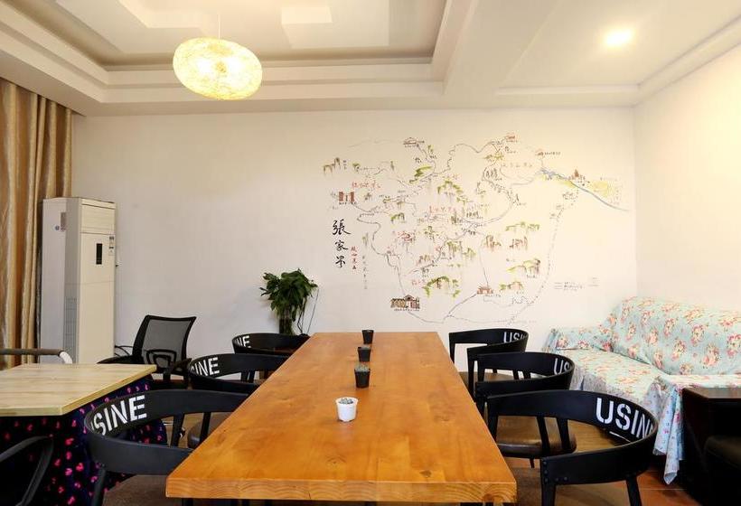 Flower House Girl Youth Hostel