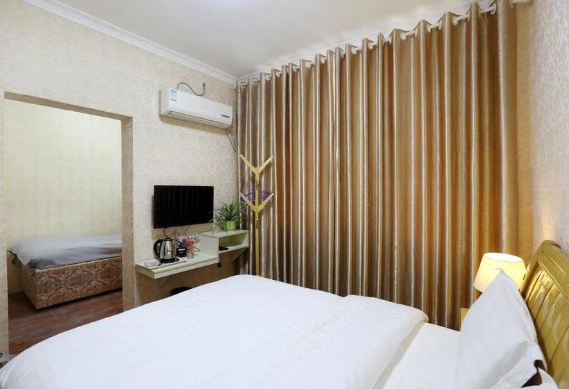 Flower House Girl Youth Hostel