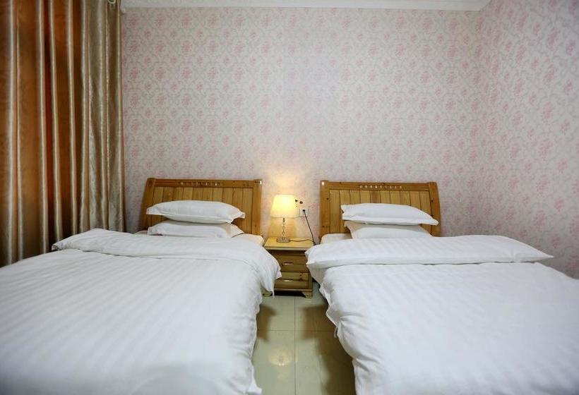 Flower House Girl Youth Hostel