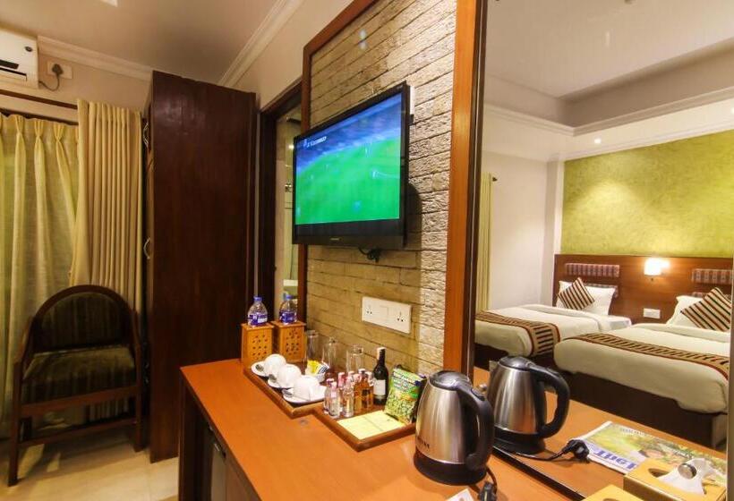 هتل Kuti Resort & Spa