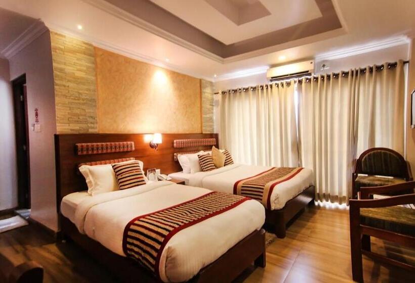 هتل Kuti Resort & Spa