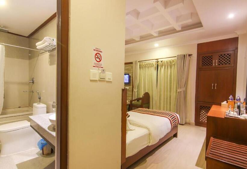 هتل Kuti Resort & Spa