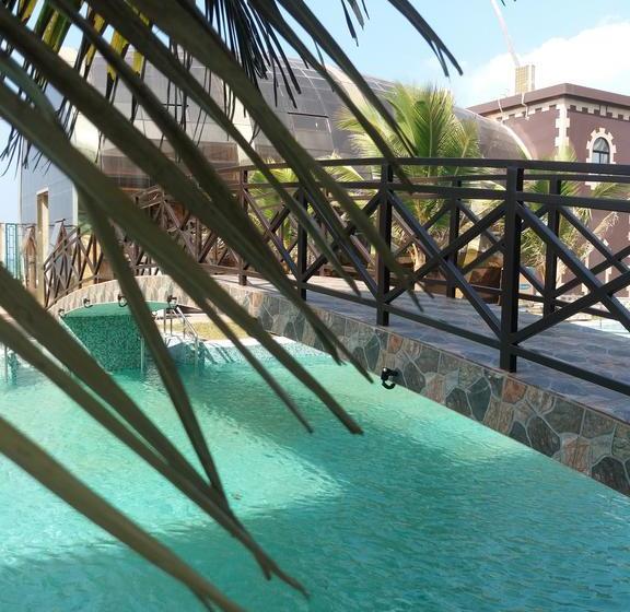 בית מלון כפרי Ocean Queen