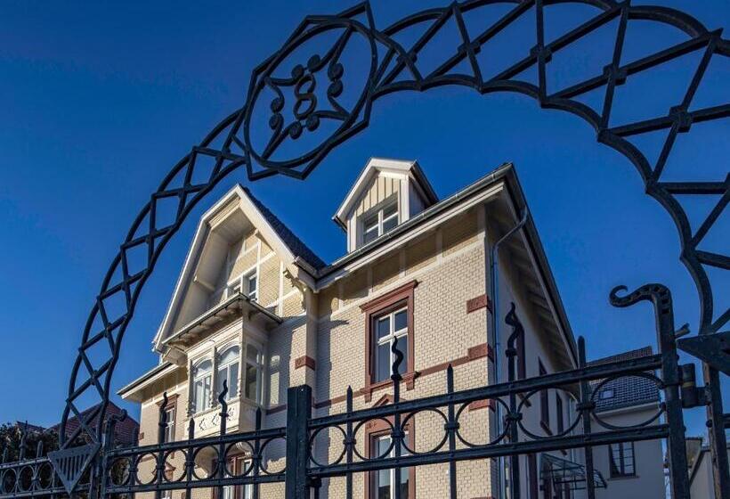 בית מלון כפרי Villa8