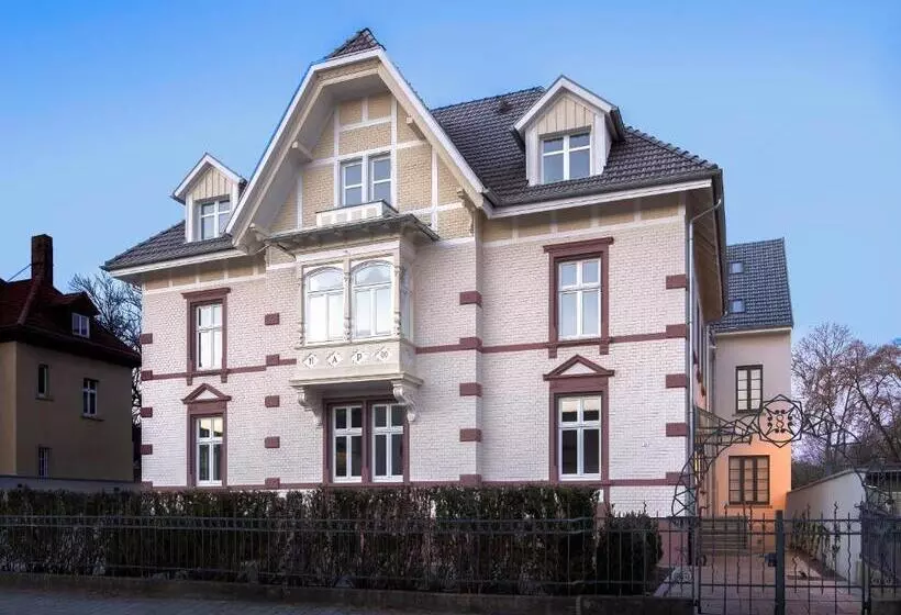 Hotelli Villa8