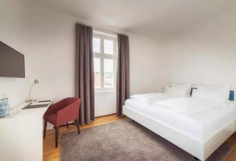 Hotelli Villa8