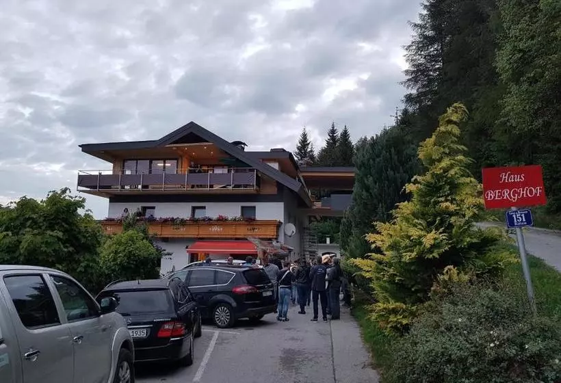 Aamiaismajoitus (B&B) Haus Berghof
