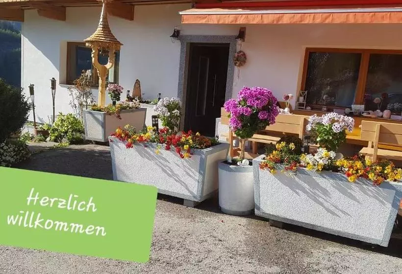 Aamiaismajoitus (B&B) Haus Berghof