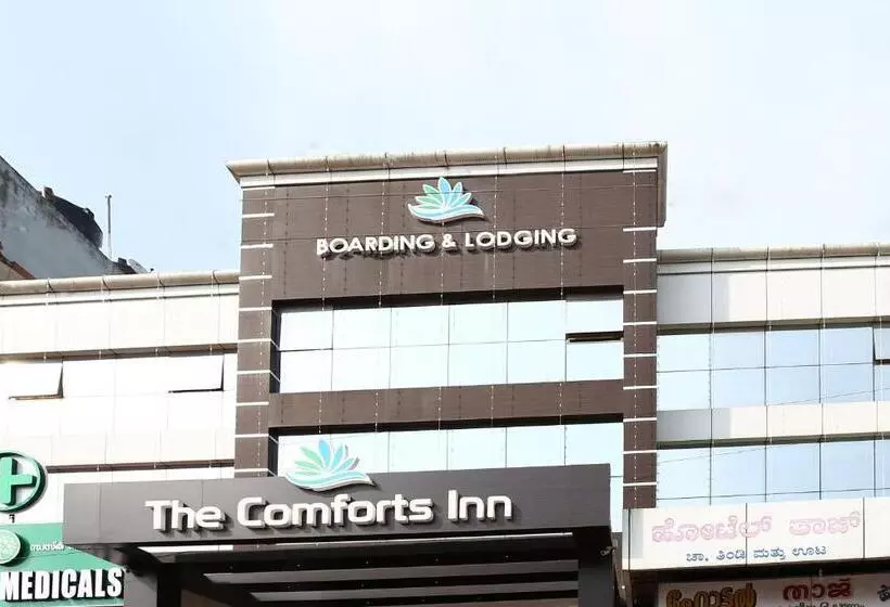 Hotelli Treebo Comforts Inn, University Road Deralakatte