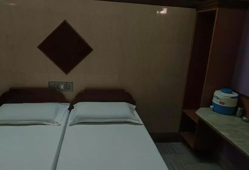 ホテル Krishna Lodge