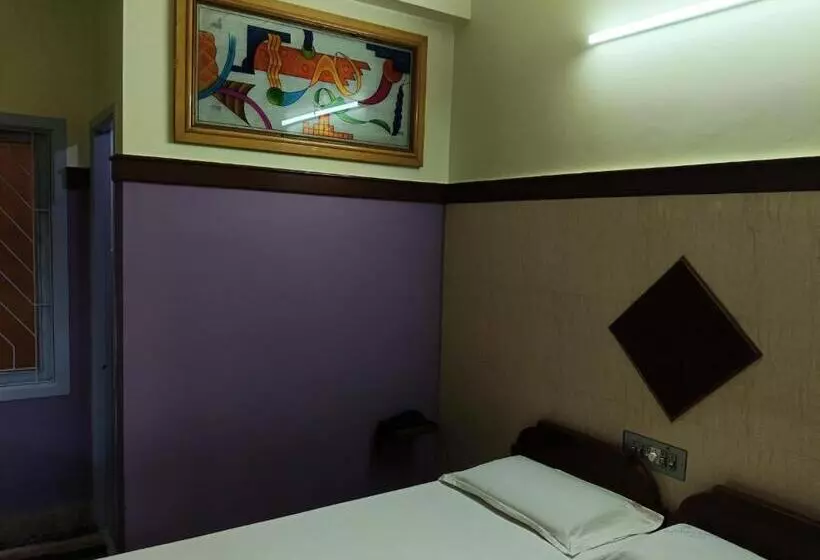 ホテル Krishna Lodge