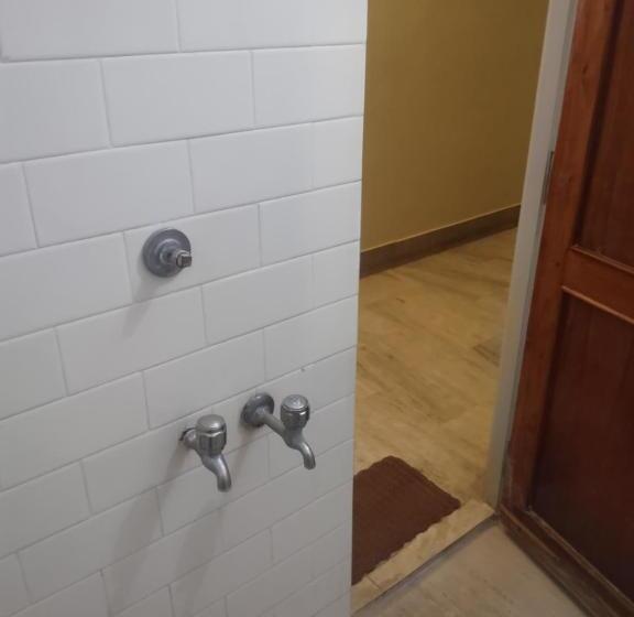 בית מלון כפרי Krishna Lodge