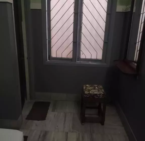 ホテル Krishna Lodge