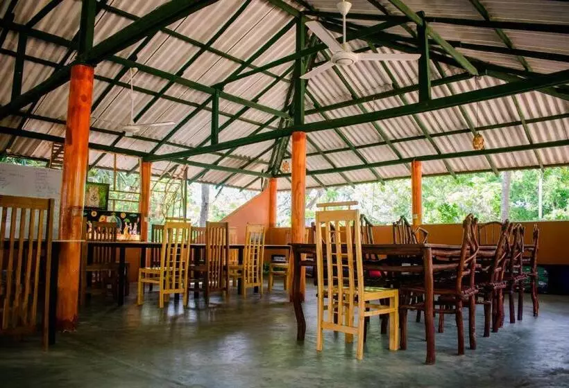 هتل Sarada Beach Resort Yala