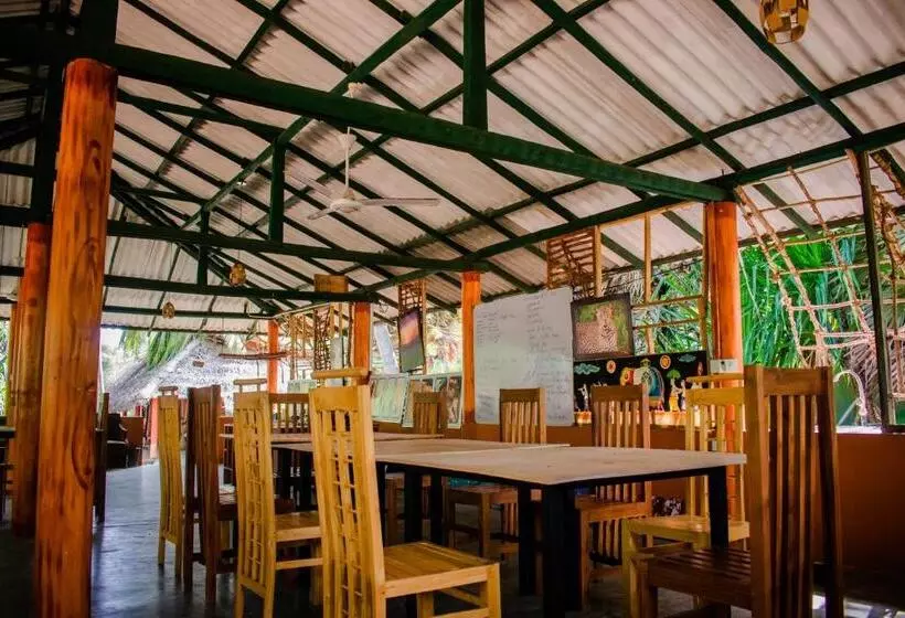هتل Sarada Beach Resort Yala