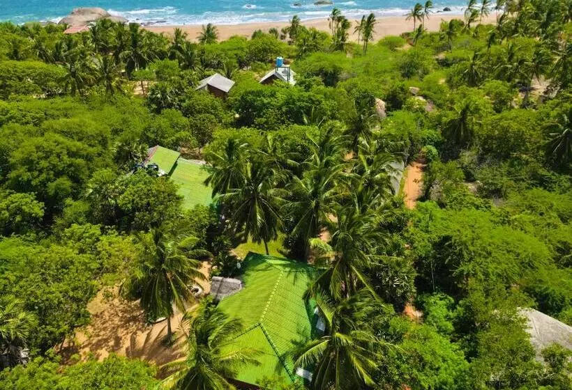 هتل Sarada Beach Resort Yala
