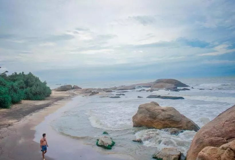هتل Sarada Beach Resort Yala