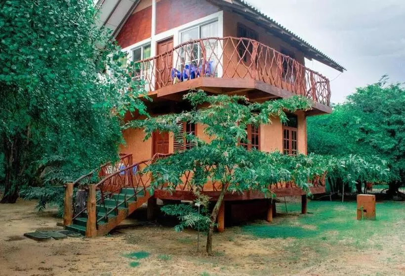 هتل Sarada Beach Resort Yala
