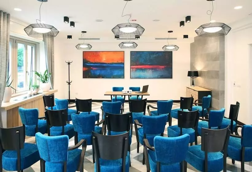 Urban Boutique Hotel Center