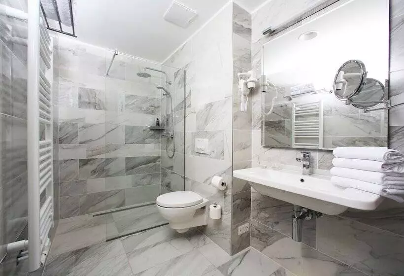 Urban Boutique Hotel Center