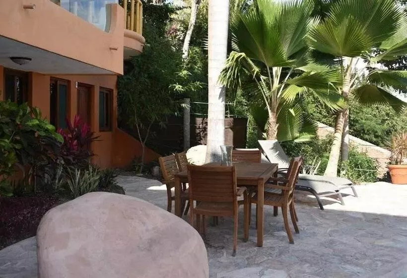 هتل Villas Chulavista