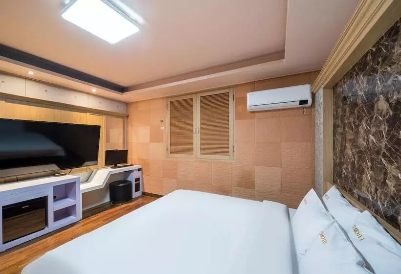 Motelli Sharp Hotel Jeonju