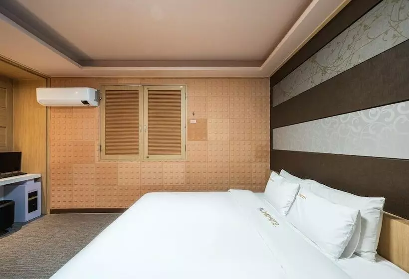 Motelli Sharp Hotel Jeonju