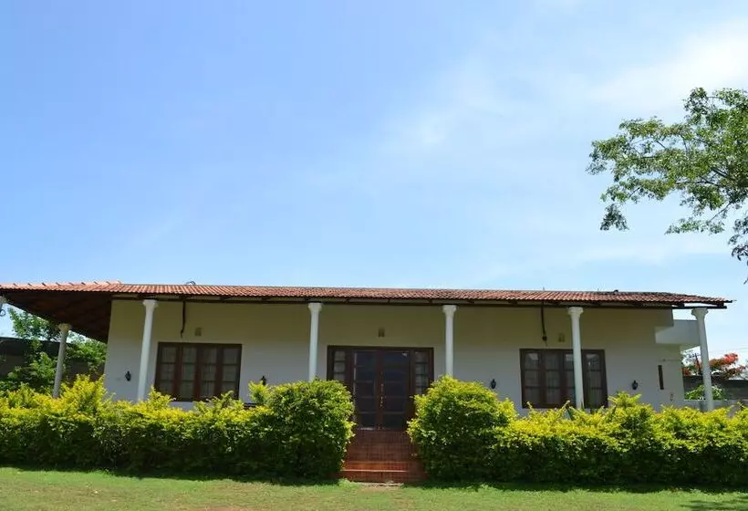 リゾートホテル Safari Land Villa Masinagudi   Hostel