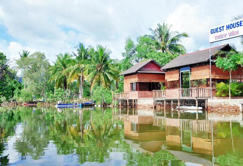 استراحتگاه Thuy Van Bungalow