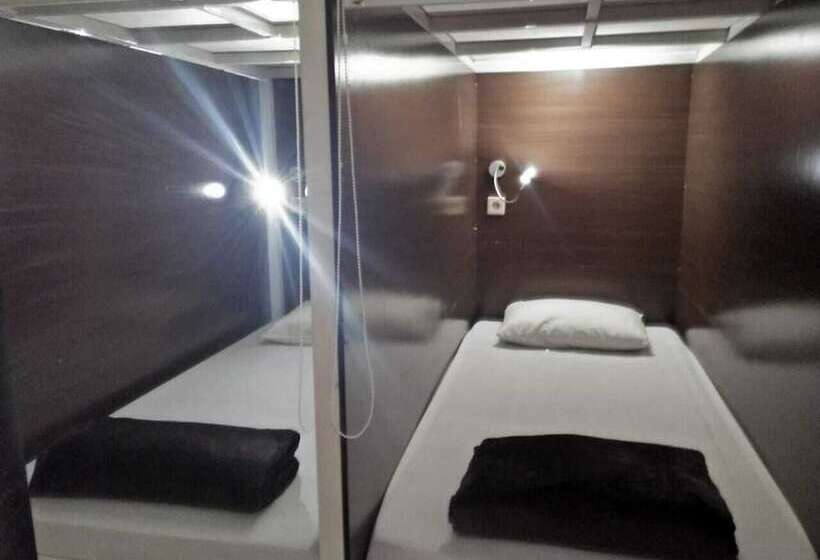 The Backpacker Semarang Hostel