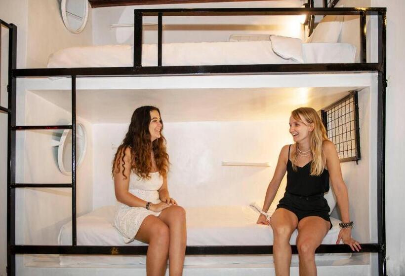 ユースホステル Mad Monkey Luang Prabang