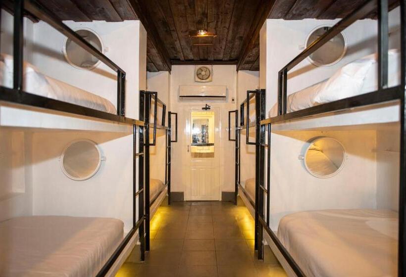 ユースホステル Mad Monkey Luang Prabang