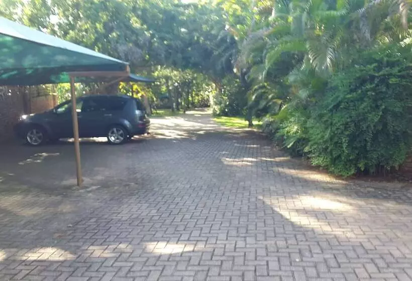 Aamiaismajoitus (B&B) Shingalana Guest Lodge