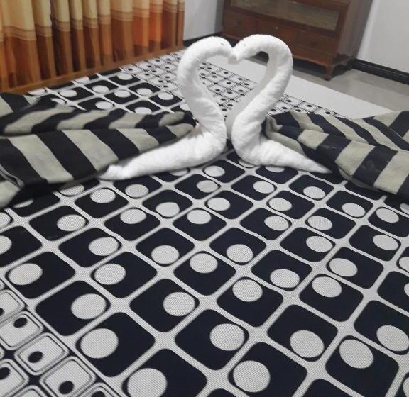 تختخواب و صبحانه Susee Villa