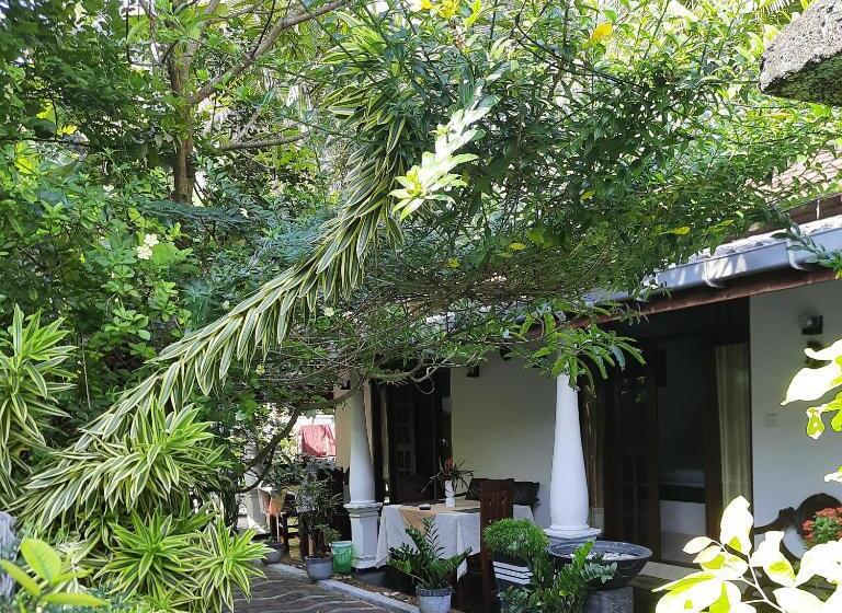 تختخواب و صبحانه Susee Villa