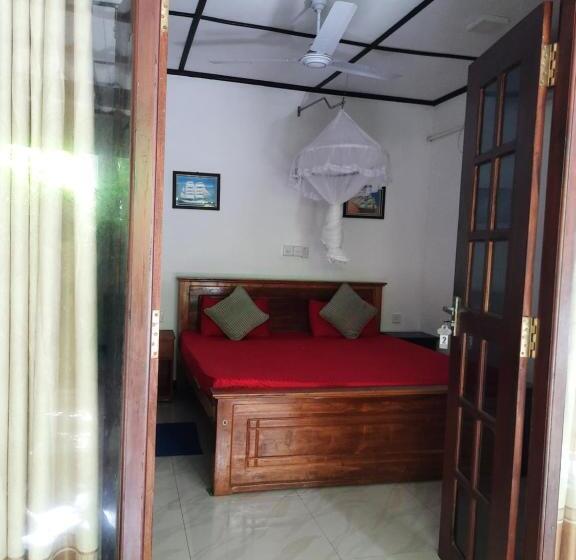 تختخواب و صبحانه Susee Villa