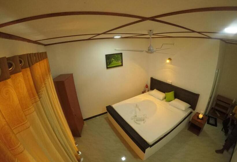 تختخواب و صبحانه Susee Villa