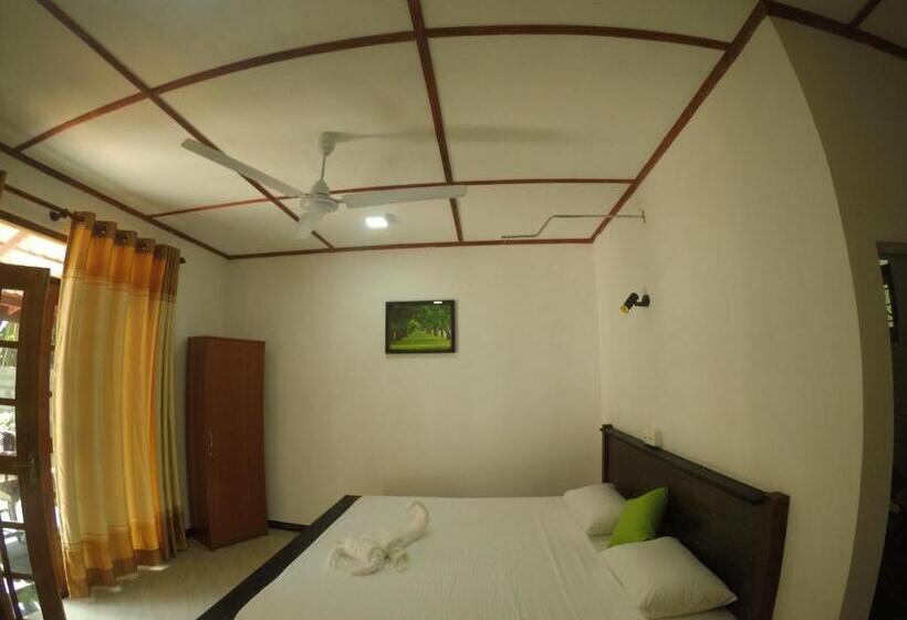 تختخواب و صبحانه Susee Villa