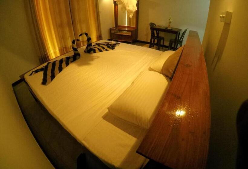 تختخواب و صبحانه Susee Villa